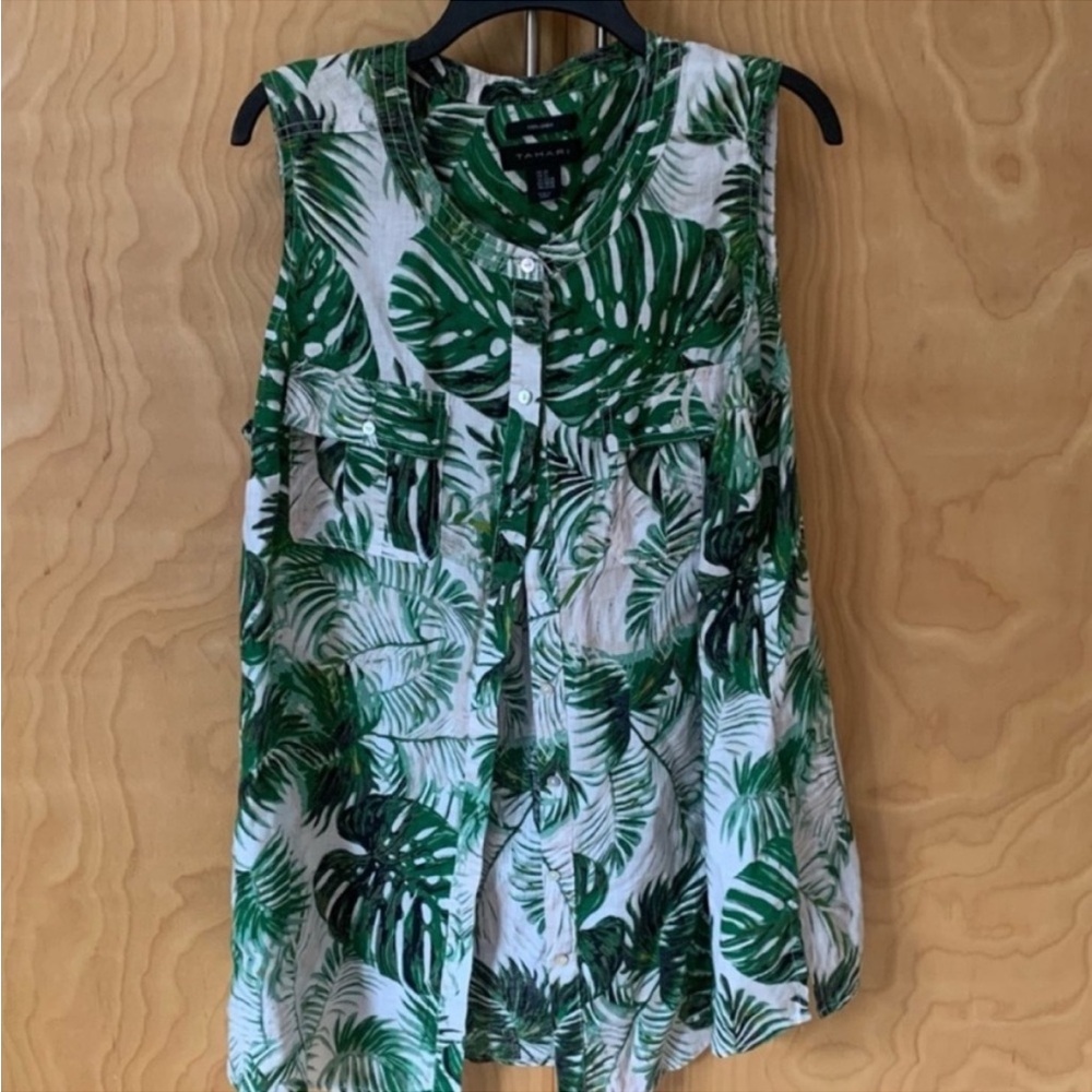 Tahari Green and White Tropical Leaf Button-Down Sleeveless Shirt